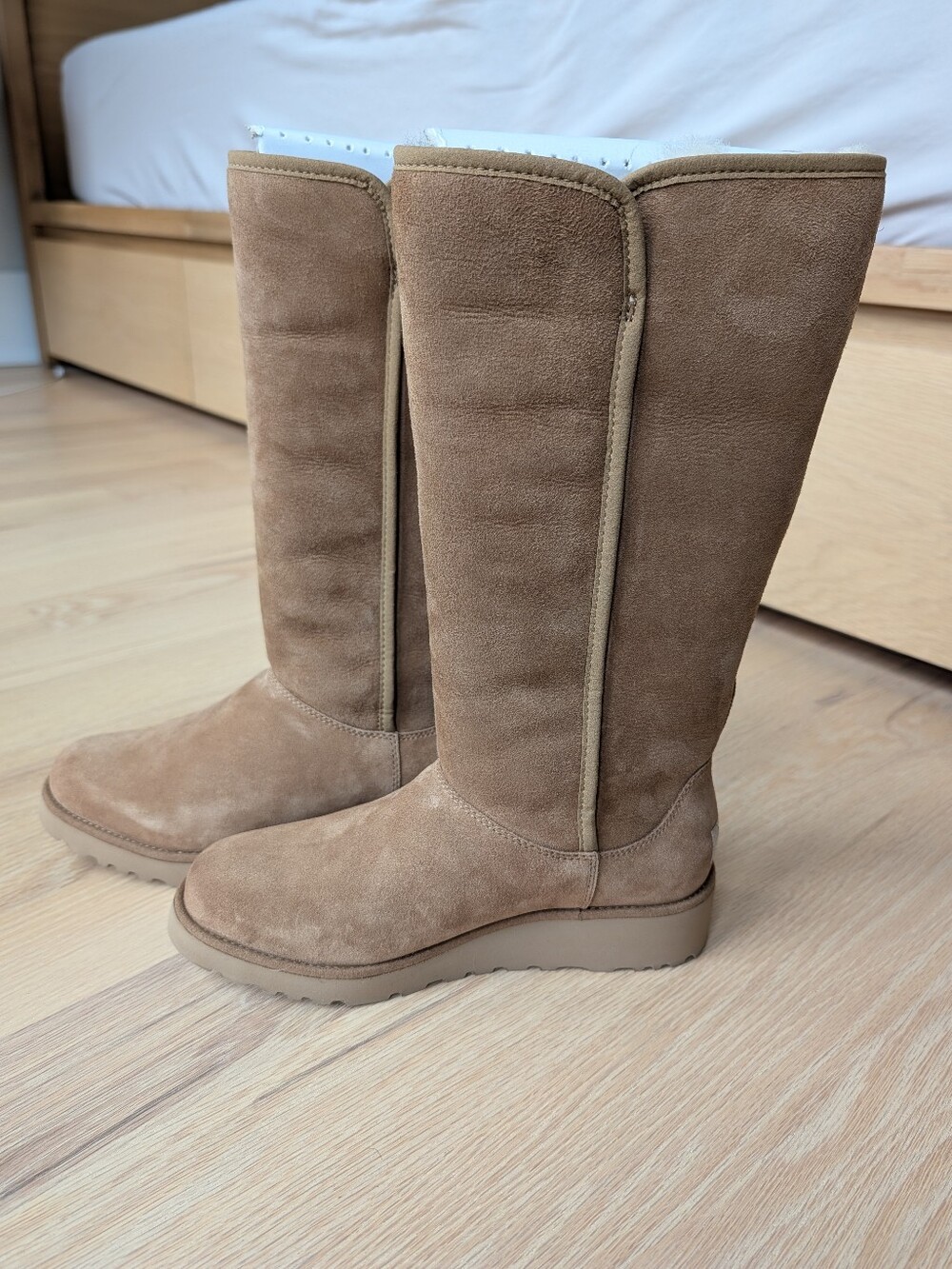 NWT - UGG Kara boots - Size 6